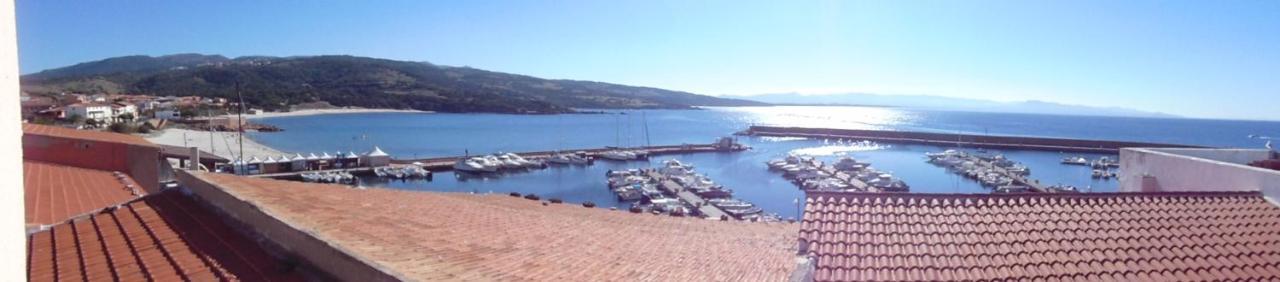 Apartmán Fronte Mare Attico Indipendente Ed Esclusivo Con Terrazza Panoramica Isola Rossa Exteriér fotografie