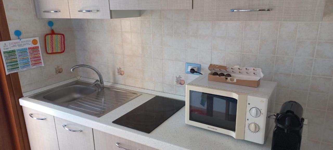 Apartmán Fronte Mare Attico Indipendente Ed Esclusivo Con Terrazza Panoramica Isola Rossa Exteriér fotografie